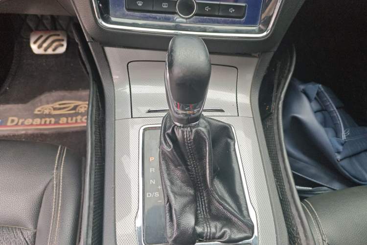 Used Roewe RX5 2016 20T Two-Wheel Drive Automatic Internet Smart Edition