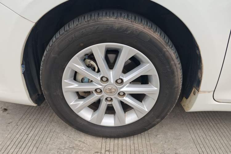 Used Toyota Camry 2015 2.0G Premier Edition Left Front Wheel Hub