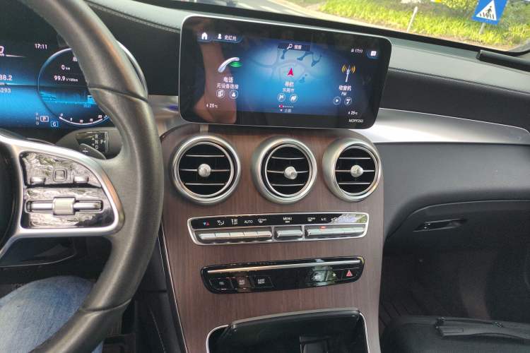 Used Mercedes-Benz GLC 2021 GLC 300 L 4MATIC Dynamic Model Audio And AC Panel