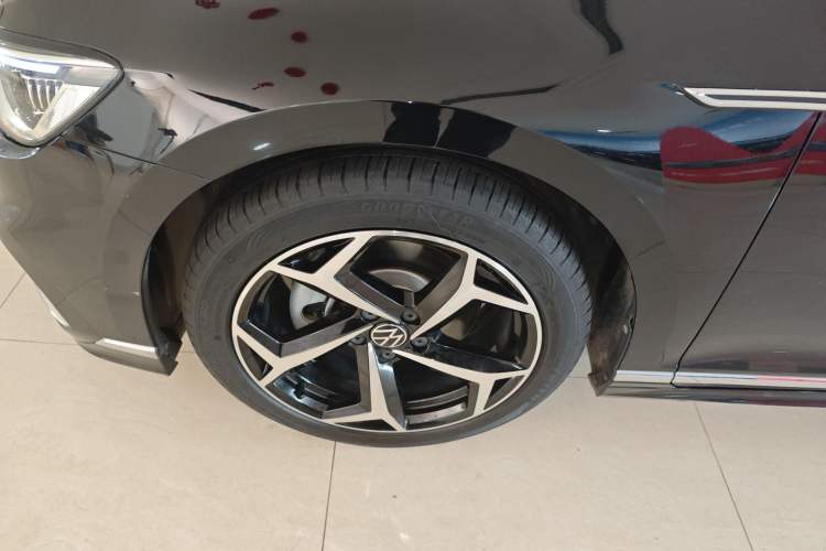 Used Volkswagen Magotan 2023 2 Million Units Limited Edition 330TSI DSG Leading Version
