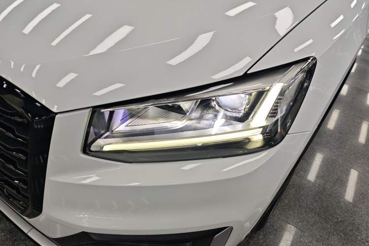 Used Audi Q2L 2018 35 TFSI Launch Exclusive Edition China VI Left Front Headlight