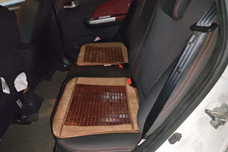 Used CHANGAN Benni 2015 1.4L IMT Luxury Model China V Standard Left Rear Seat