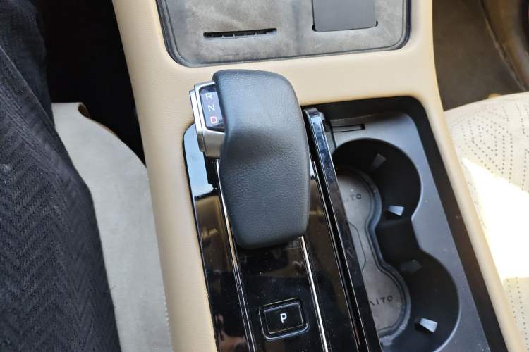 Used Hima AITO M7 2022 1.5T Rear-Drive Comfort Edition Gear Lever