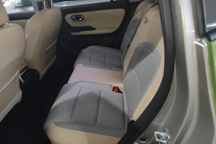 Used AION Y 2022 70 Tech Edition Lithium Iron Phosphate
