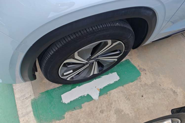 Used Geely Auto Monjaro L 2022 1.5T Leishen Hi·F Plug-in Hybrid Super Xun Exterior 4