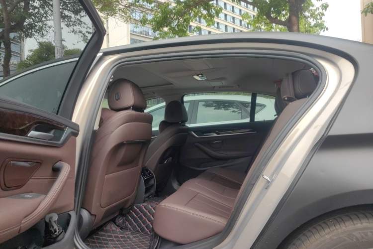 Used BMW 5 Series 2019 525Li Luxury Package Left Rear Seat