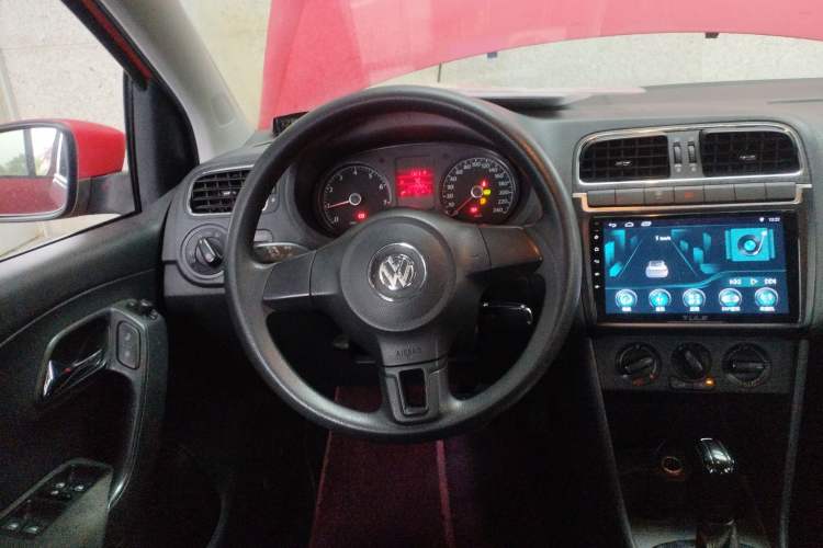 Used Volkswagen Polo 2011 1.6L Automatic ZhiShang Version Steering Wheel