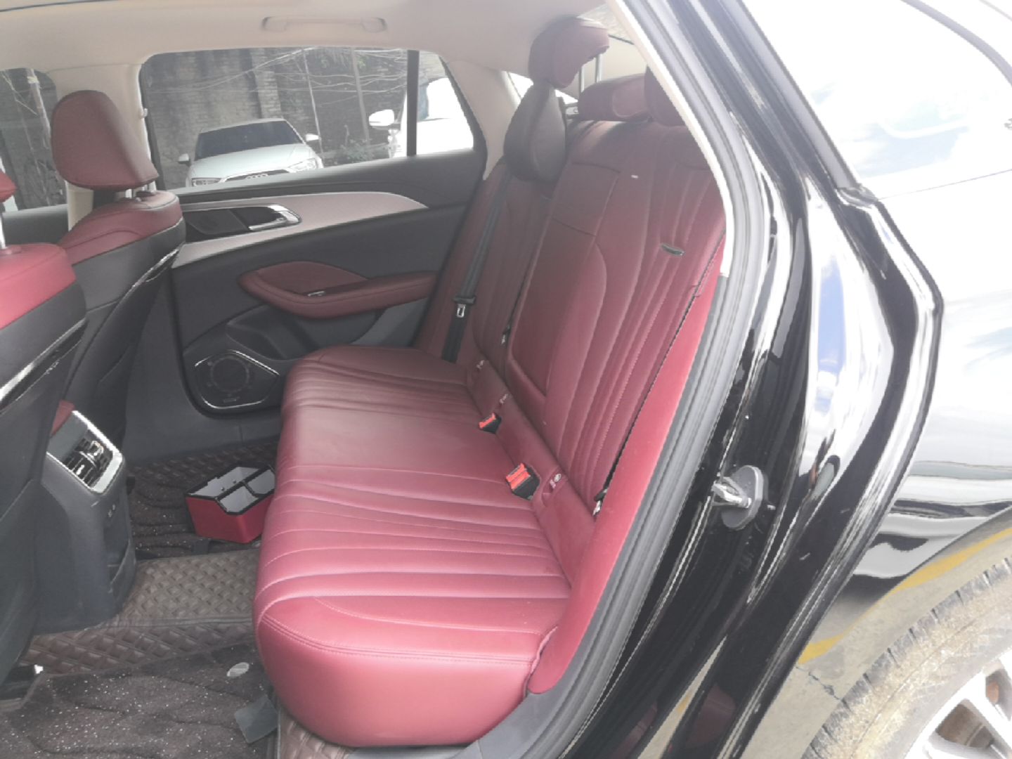 Hongqi H5 2024 2.0T Automatic Smart Connect Flagship Edition - Chinese Trim Xiang — снимка 20