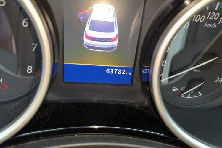 Used Venucia T90 2017 2.0L CVT Leading Edition Odometer Close Up