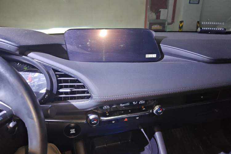 Used Mazda 3 Axela 2021 2.0L Automatic Zhiya Edition Audio And AC Panel