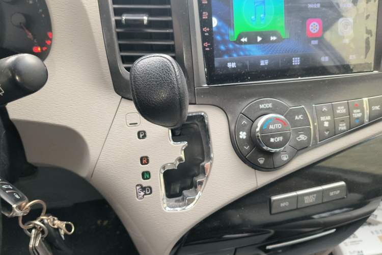 Used Toyota SIENNA  Gear Lever