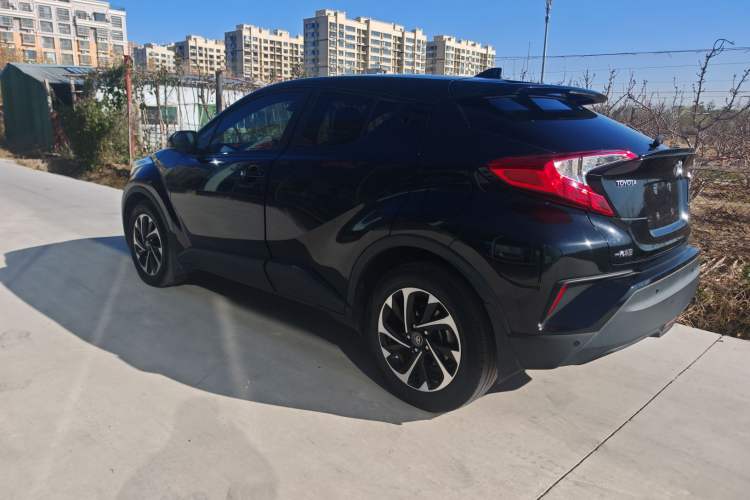 Used Toyota IZOA 2018 2.0L Yichi Version China VI Standard