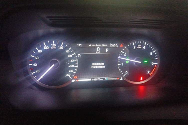 Used Land Rover Discovery Sport 2020 200 PS Family Edition