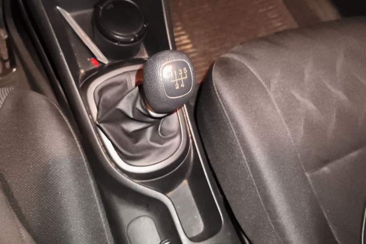 Used Kia K2 2011 Sedan 1.4L Manual Transmission GLS
