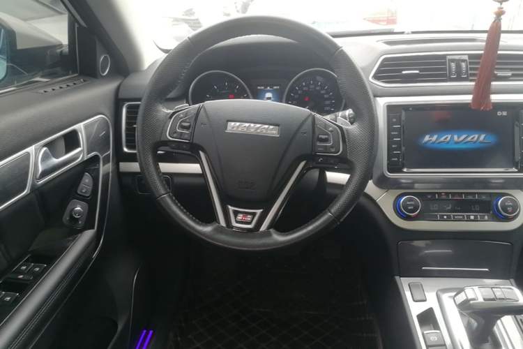 Used Haval H6 Coupe 2017 Red-Label 2.0T Automatic Two-Wheel Drive Elite Model