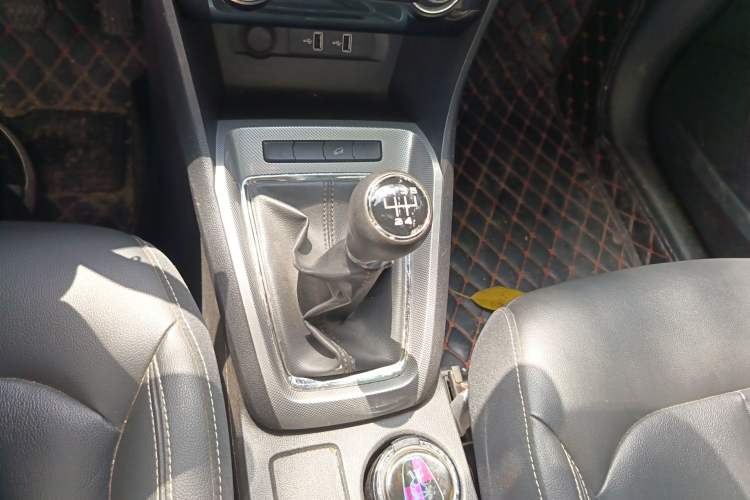 Used Roewe RX3 2018 1.6L Manual Internet Smart Edition Gear Lever