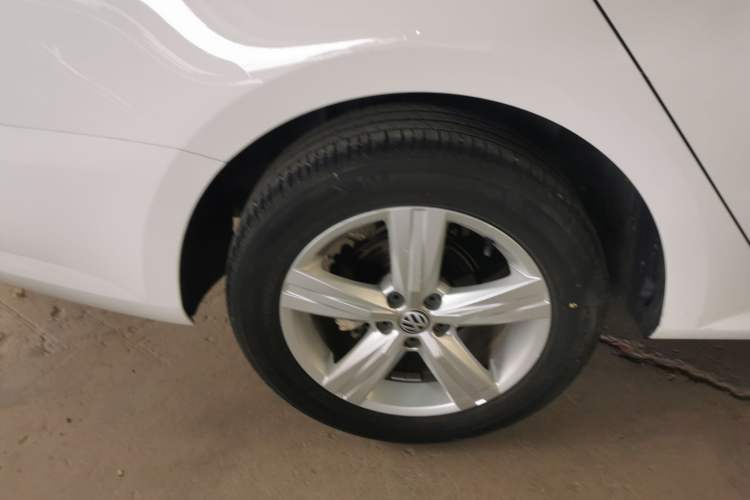 Used Volkswagen Lavida 2017 1.6L Manual Fashion Edition