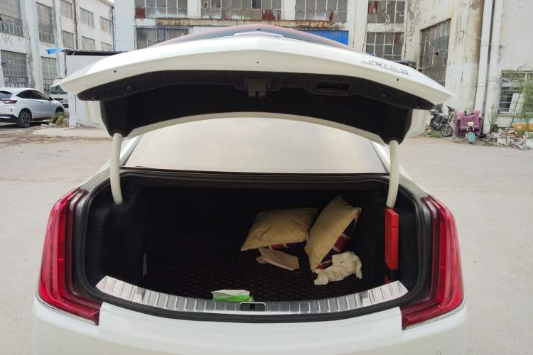 Used Cadillac XTS 2018 28T Luxury Edition Trunk