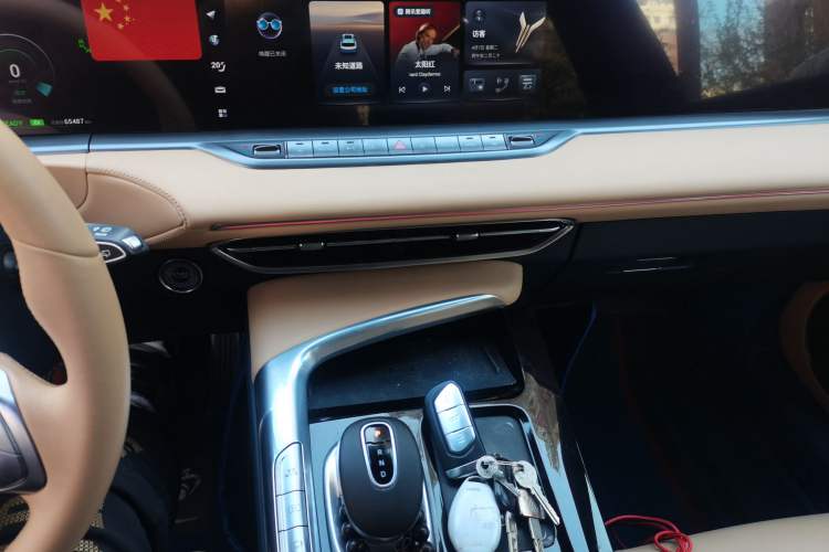 Used VOYAH FREE 2021 Four-Wheel Drive Standard Range-Extended Exclusive Luxury Package Audio And AC Panel