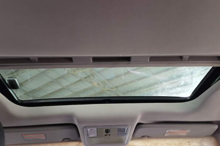 Used FORTHING Joyear S50 2014 1.6L CVT Luxury Model
