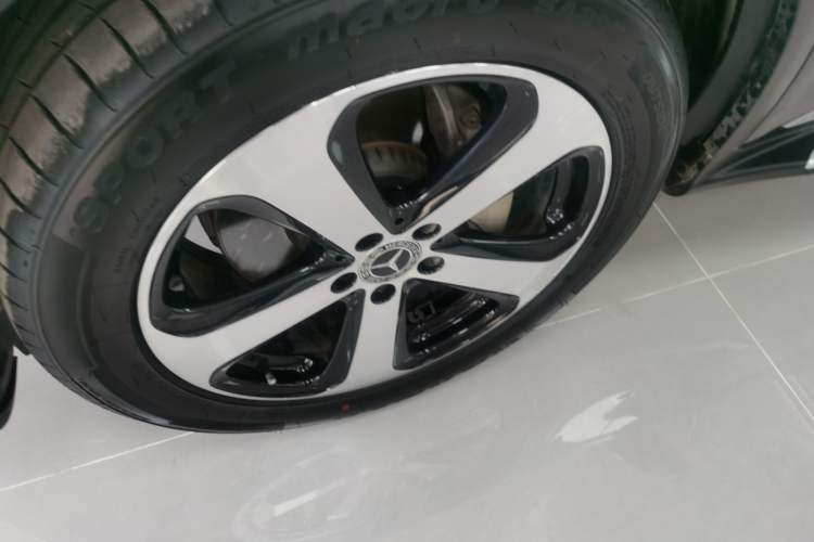 Used Mercedes-Benz GLC 2019 Facelift GLC 260 L 4MATIC Luxury Model Left Front Wheel Hub