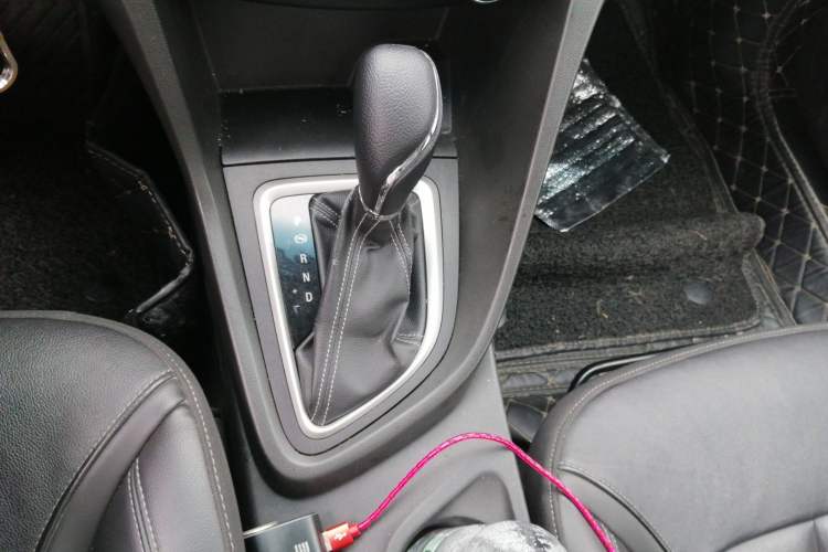 Used Buick GT 2018 18T Automatic Elite Model Gear Lever