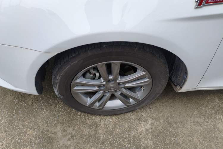 Used Geely Auto Emgrand 2017 Sedan Million Edition 1.5L CVT Upward Connectivity Version