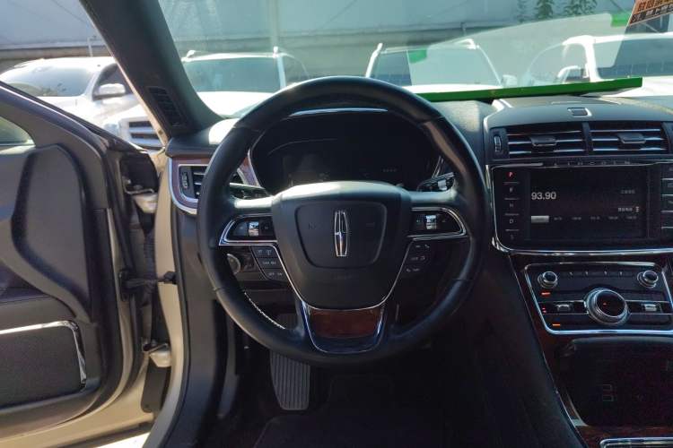 Used Lincoln Continental 2017 2.0T Two-Wheel-Drive Luxury Edition
