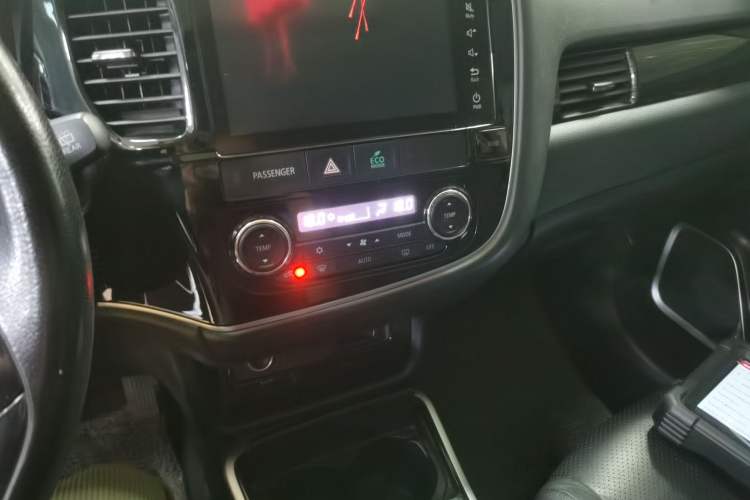 Used Mitsubishi Outlander 2018 2.0L Two-Wheel Drive Glory Edition 5 Seats