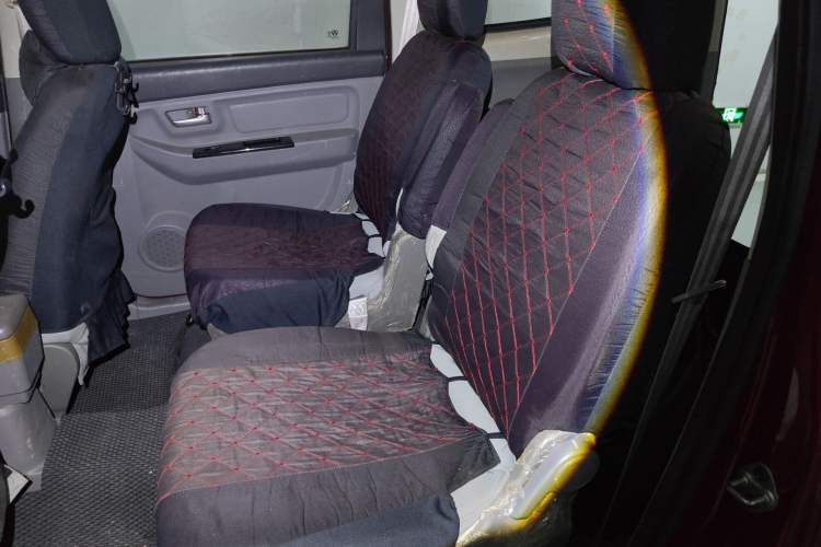 Used BAIC Weiwang M20 2014 1.5L practical type BJ415A Left Rear Seat