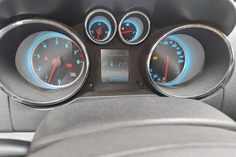 Used CHANGAN CS35 2014 1.6L Automatic Luxury Navigation Model China IV Standard
