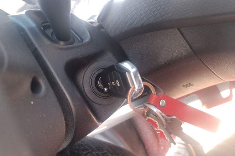 Used SAIC MAXUS T70 2020 2.0T Gasoline Automatic Two-Wheel Drive Elite Trim Standard Box High Ground Clearance
