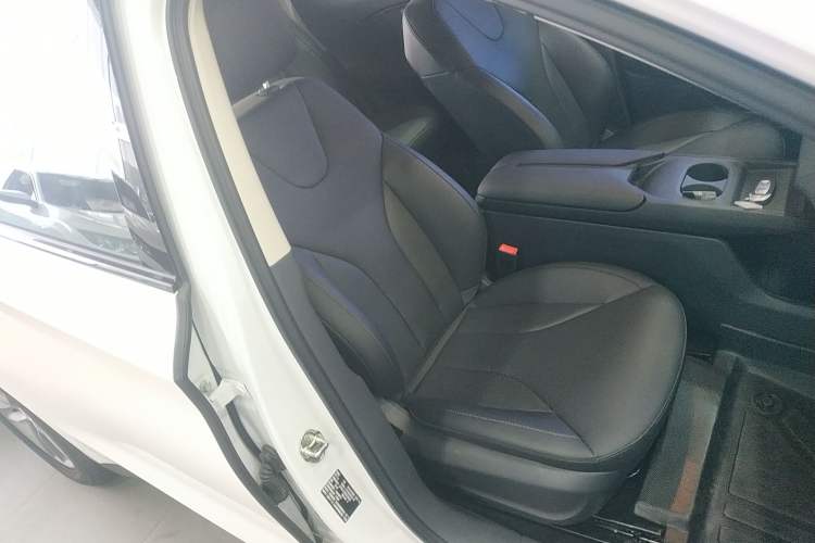 Used Hongqi E-QM5 2025 500km Range Commuter Version
