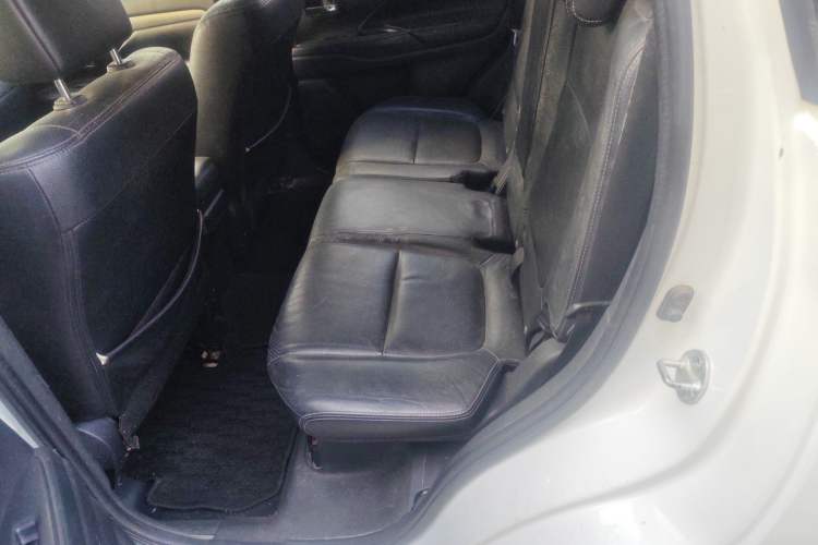 Used Mitsubishi Outlander 2013 2.4L 4x4 Luxury Navigation Edition 5 Seats
