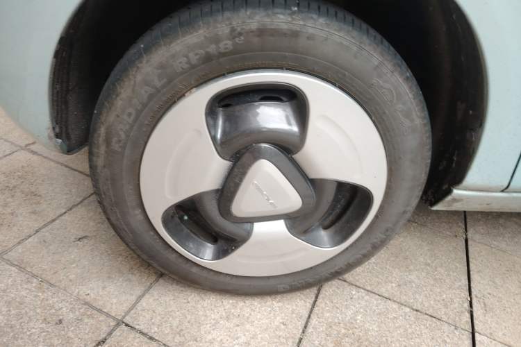 Used Geely Galaxy Panda 2023 Panda Mini 200km Dynamic Bear Left Front Wheel Hub