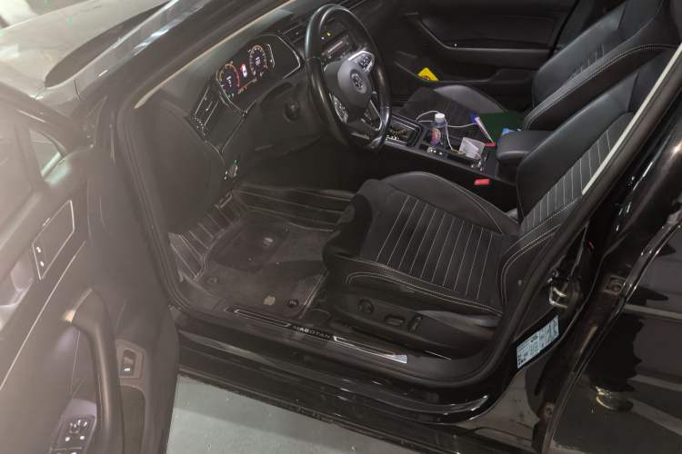 Used Volkswagen Magotan 2020 380TSI DSG Luxury Version Driver Seat