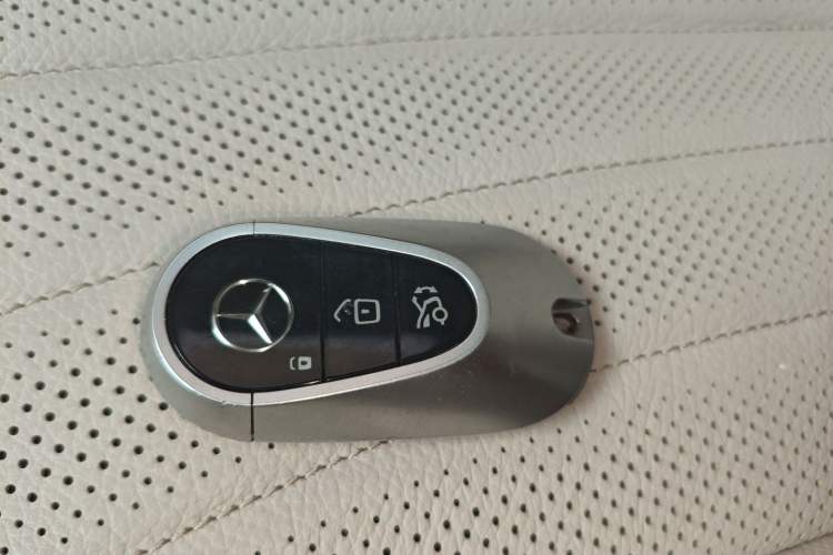 Used Mercedes-Benz EQS SUV 2023 450 4MATIC Pioneer Edition
