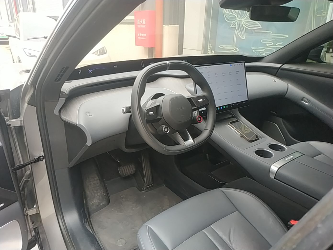 Xiaomi Auto YU7 2025 Ultra-Long Range All-Wheel Drive Pro Version — снимка 12