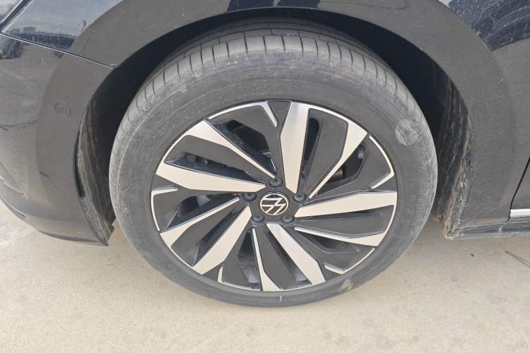 Used Volkswagen Passat 2025 Outstanding Model 380TSI Dragon Glory Edition
