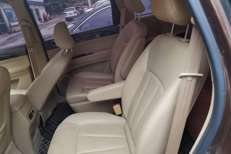 Used Baojun 730 2016 1.5L Manual Comfort Version 7 Seats China V Emission Standard Left Rear Seat