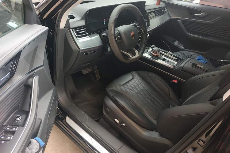 Used Hongqi HS5 2023 2.0T Four-Wheel Drive Flagship Pro Edition Interior 3