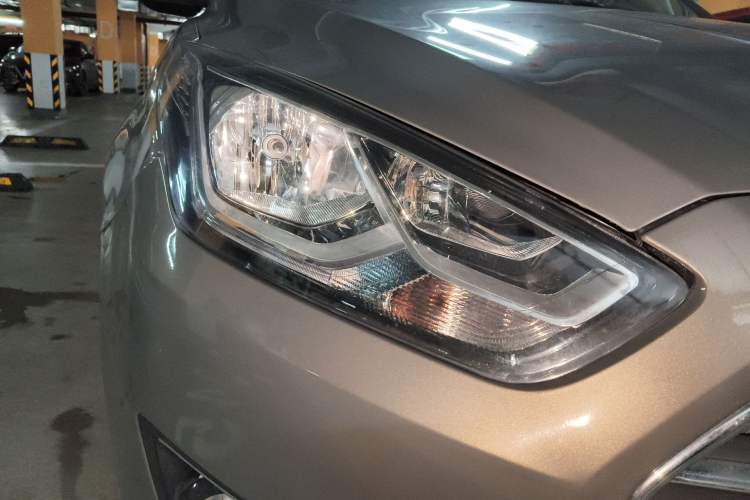 Used Ford Escort 2015 1.5L Automatic Fashion Model
