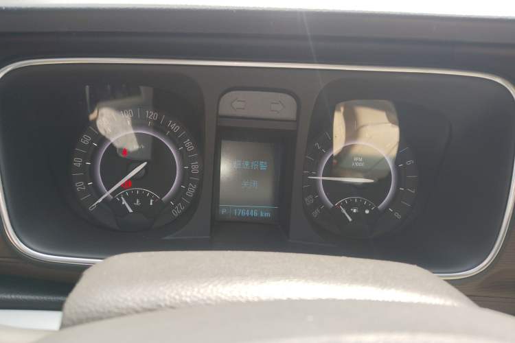 Used Buick GL8 2018 28T Luxury Model China VI Standard
