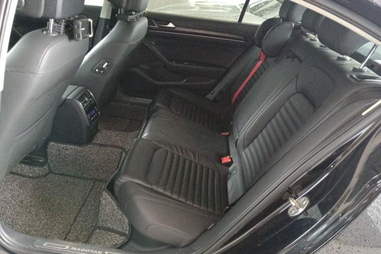 Used Volkswagen Magotan 2019 330TSI DSG Luxury Version China VI Standard Left Rear Seat