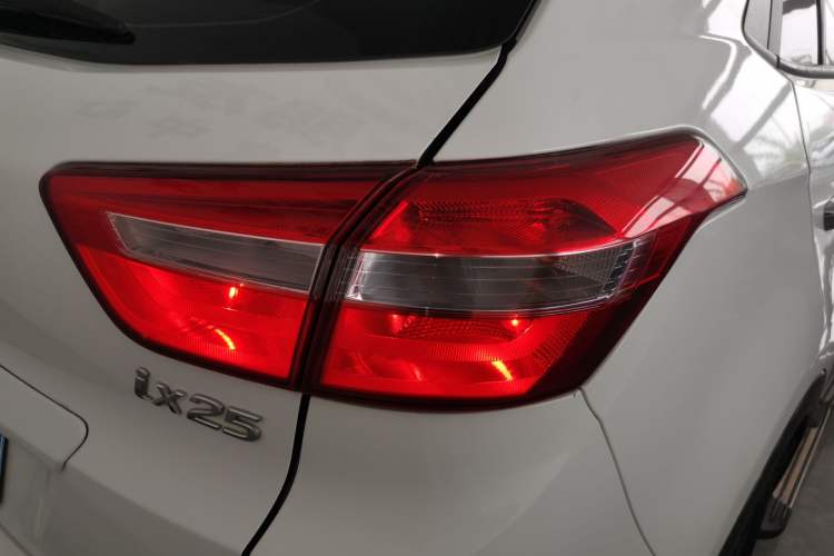 Used Hyundai ix25 2015 1.6L Automatic Two-Wheel Drive Smart GLS Trim Exterior 3