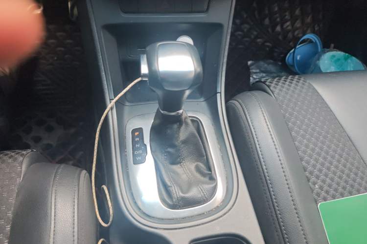 Used MG GT 2015 1.5T Automatic Luxury Edition Gear Lever