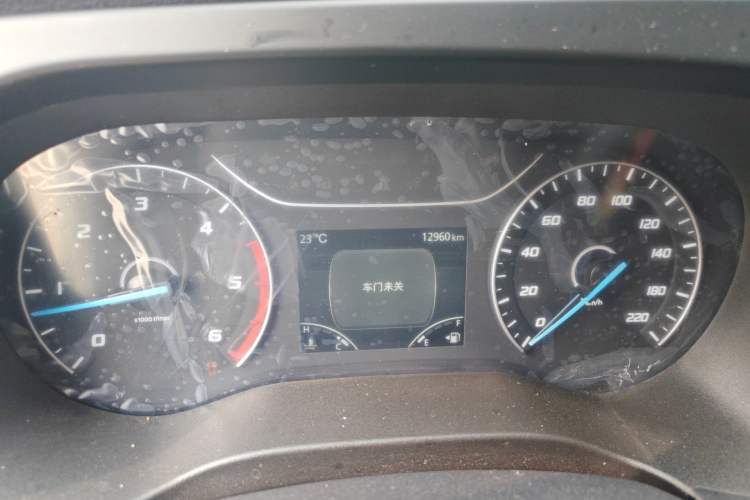 Used JMC Fushun 2025 2.0T 6MT Diesel Short-Wheelbase Low-Roof Commercial Multi-Purpose Passenger Vehicle with 5/6 Seats and Twin-Swing Tailgate Odometer Close Up