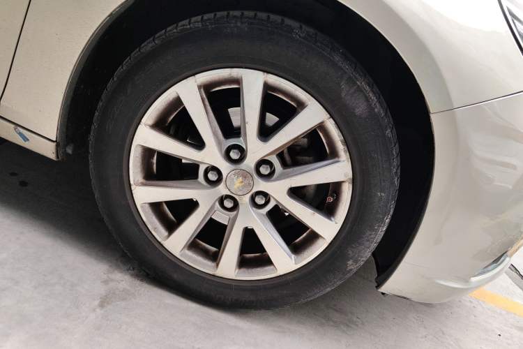 Used Chevrolet Malibu 2014 2.0L Automatic Luxury Edition Right Front Wheel Hub