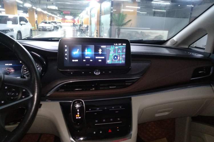 Used Buick GL8 2020 Land Business Class 652T Luxury Model