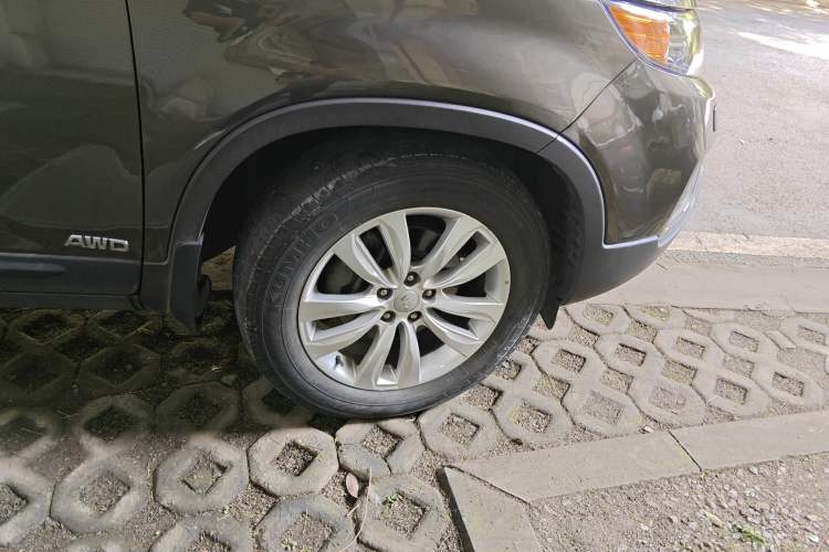 Used Kia Sorento 2012 2.4L Gasoline Supreme Edition
